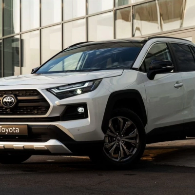 Toyota ищет путь назад в Россию через Китай: зачем бренду обходные схемы
